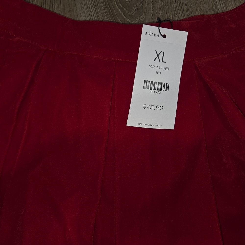 NWT Womens AKIRA Bold Red Velvet Pleted Skort, Size: XL - Picture 3 of 7